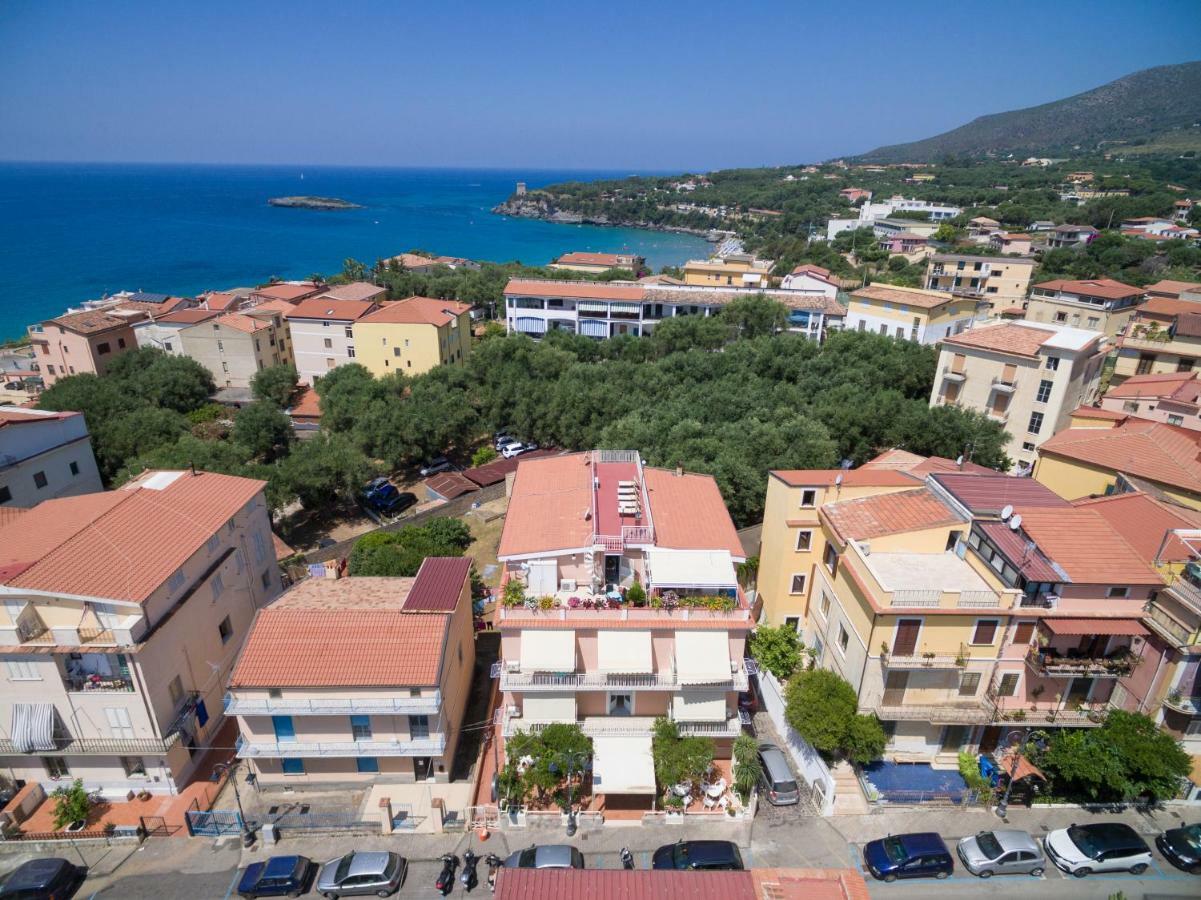 Hotel Delfino Marina di Camerota Exterior foto